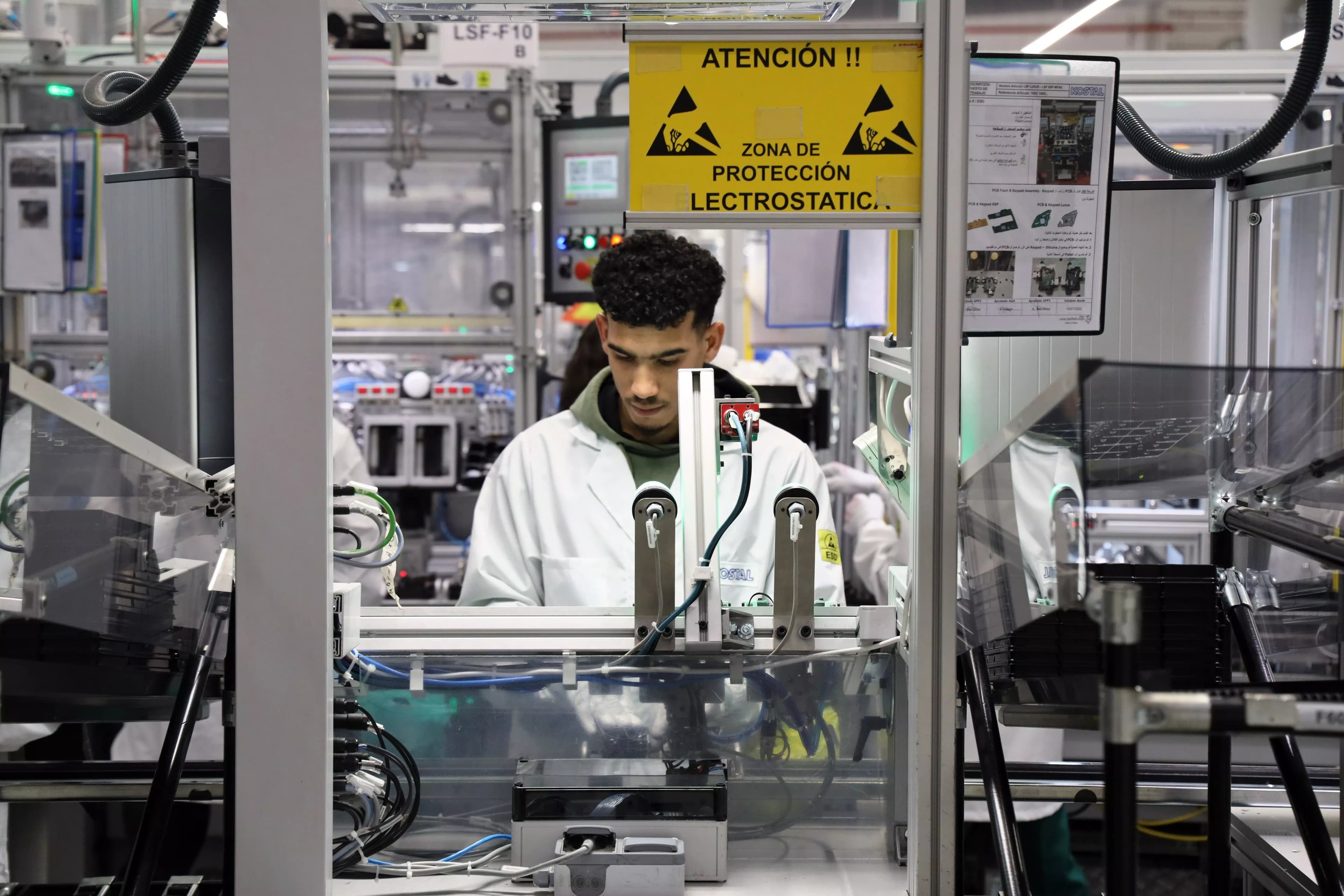 Automotive Shift to Electric Puts Moroccan Manufacturers Under Pressure